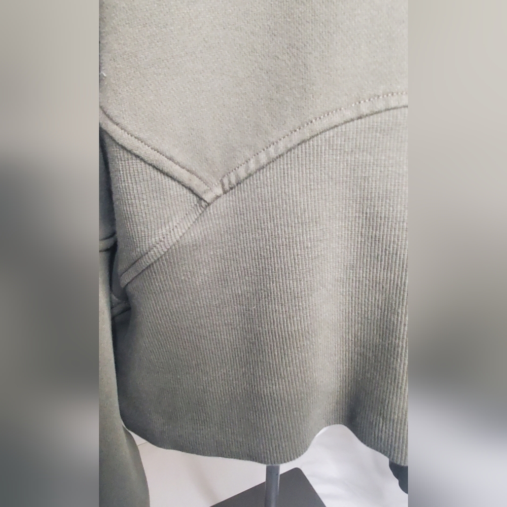 Lululemon Size XS/S Scuba Fleece Green Olive Color-Cropped Half Zip-Up - Picture 9 of 13